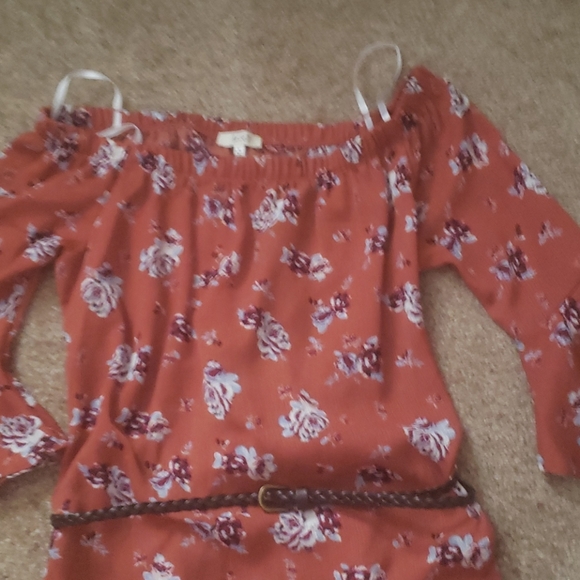 Dress - Picture 2 of 2